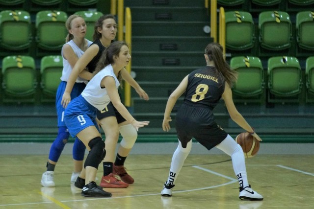 III Kasper Cup Girls w Inowrocławiu. Mecz SKS Kasprowicz - UKS Probasket Mińsk Mazowiecki