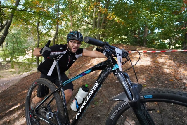 Kilkudziesięciu zawodników z wielu zakątków kraju ścigało się na malowniczej, ale i pełnej trudności trasie podczas kolejnej edycji zawodów MTB „Dzikie Szaleństwo Ziemi Debrzeńskiej”