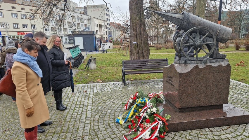 Osoby, którym bliskie są sprawy Opolszczyzny uczciły dzisiaj...