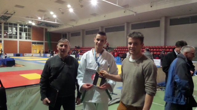 Krystian Perchun i trener klubu Judo Start Strzegom Andrzej Rozwałka