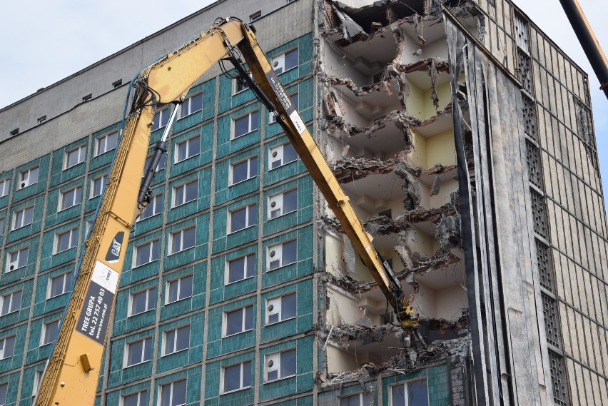 Trwa rozbiórka hotelu Silesia w Katowicach