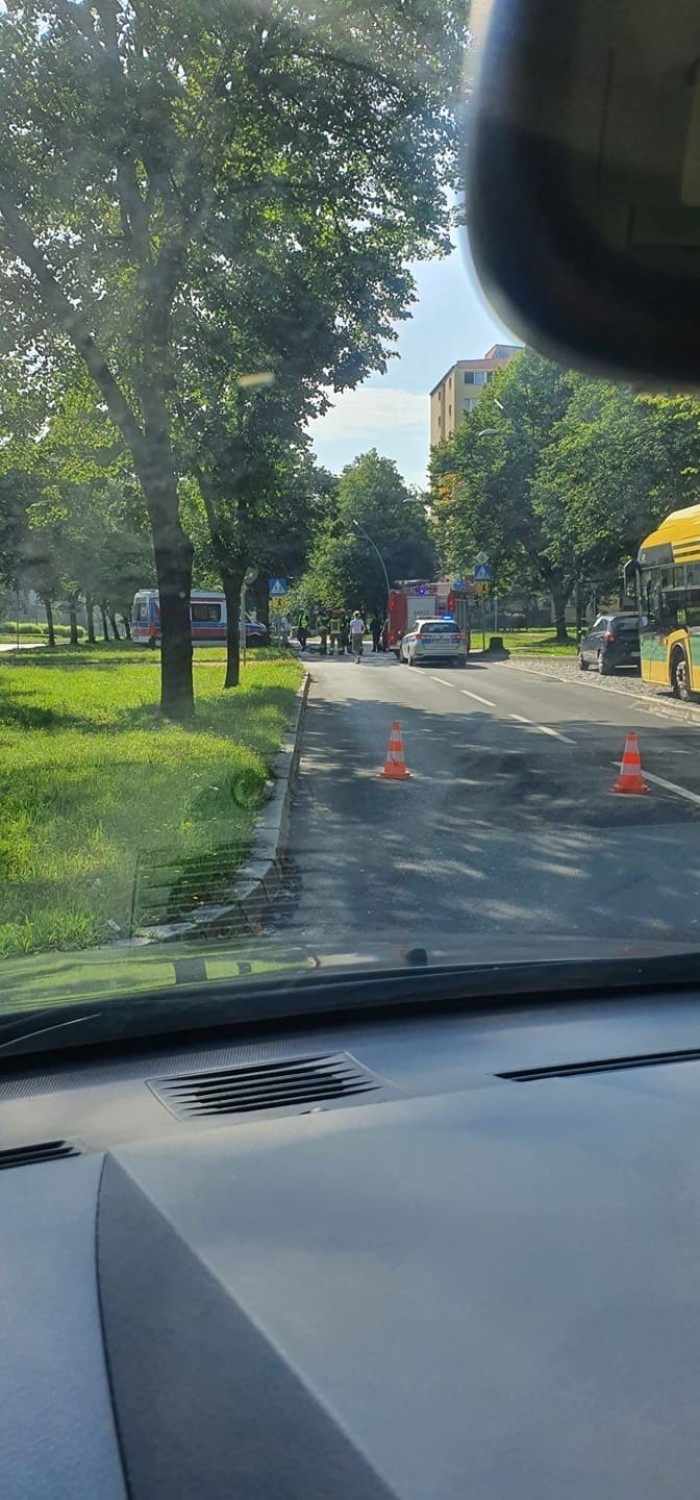 Wypadek w Tychach z udziałem rowerzysty. 80-letni kierowca...