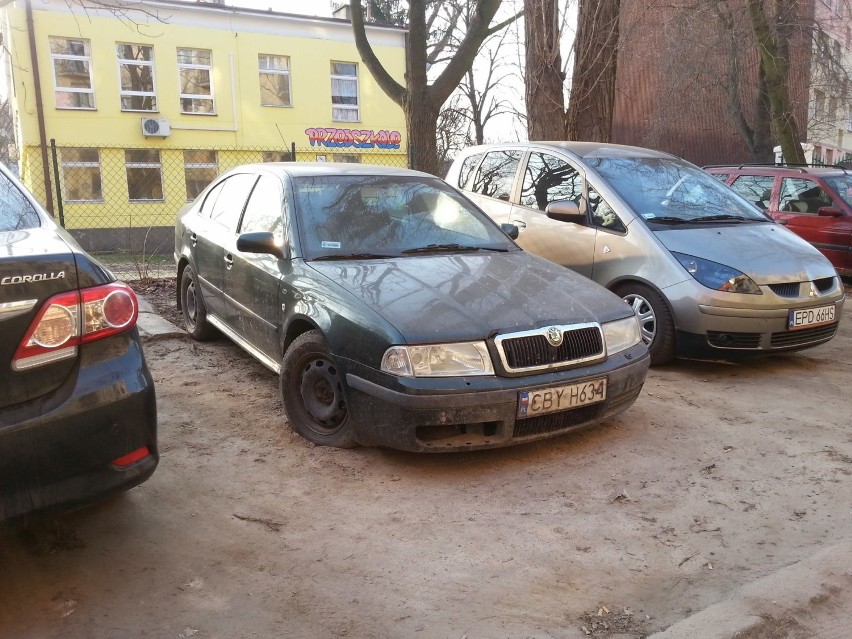 Porzucone samochody w Łodzi