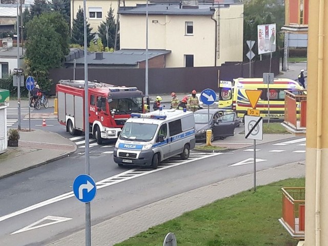 Kierowca jednośladu został odwieziony do szpitala. Jego życiu na szczeście nic nie zagraża.