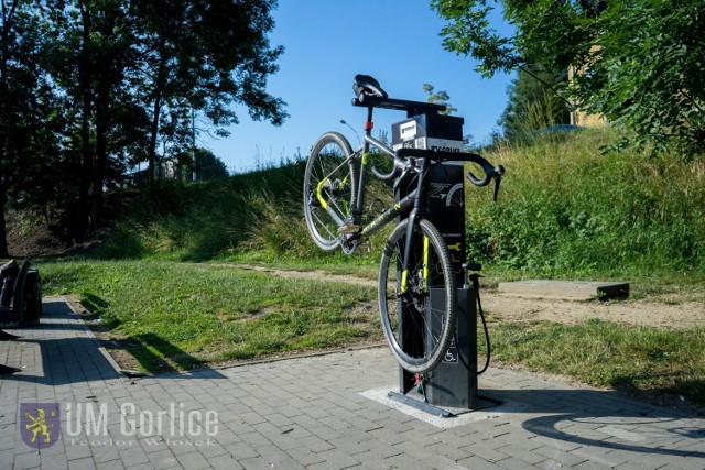 Trzy stacje napraw rowerów wzmocniły miejską infrastrukturę rowerową