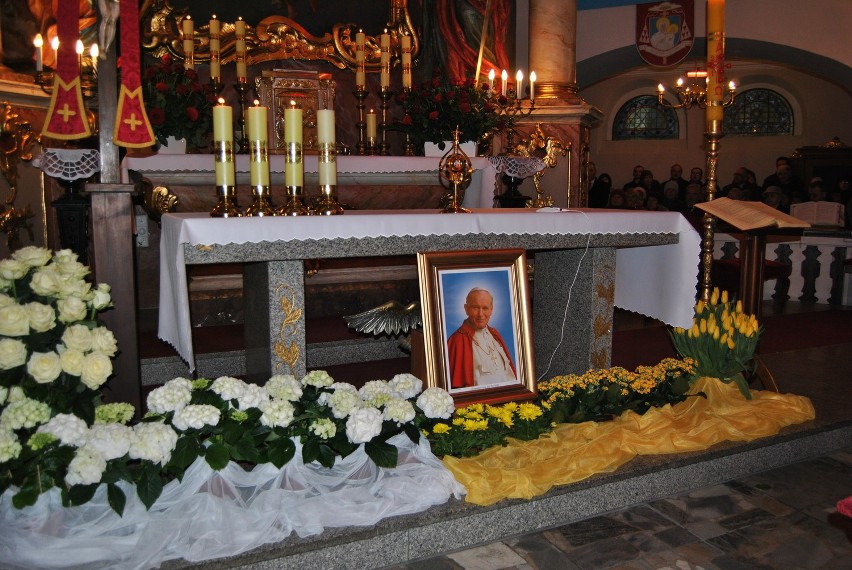 Stęszew: Relikwie Jana Pawła II w farze! FOTO