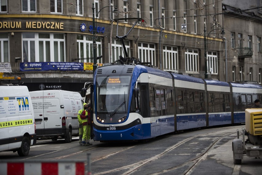 Pierwsze tramwaje przejechały przebudowaną ulicą Basztową