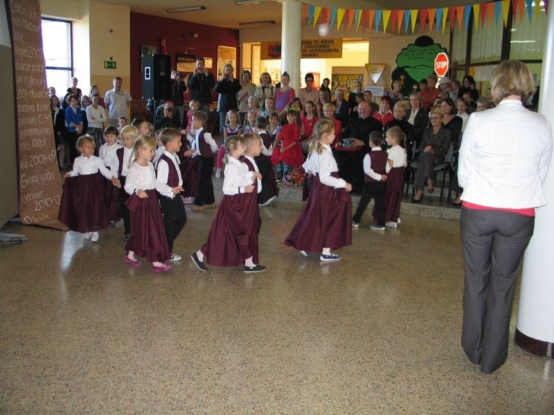 Dąbrowa Górnicza - Łęknice: Zespół Szkół nr 4 świętuje dziś dwudziestolecie istnienia