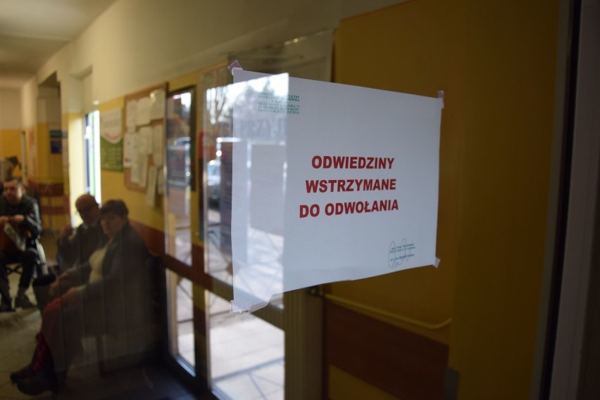 Szpital w Wieluniu zabezpiecza się przed koronawirusem. Ludzie dobrej woli oferują pomoc [FOTO]