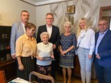 Śrem: tort, kwiaty i najlepsze życzenia dla solenizantki, czyli 101. urodziny pani Stanisławy