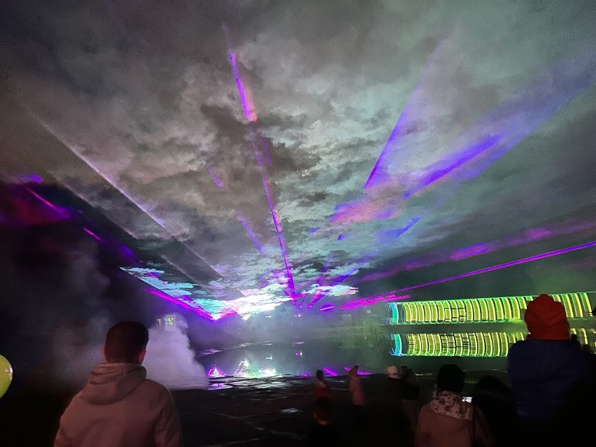 Pokaz laserowy w Parku Miliona Świateł w Zabrzu.