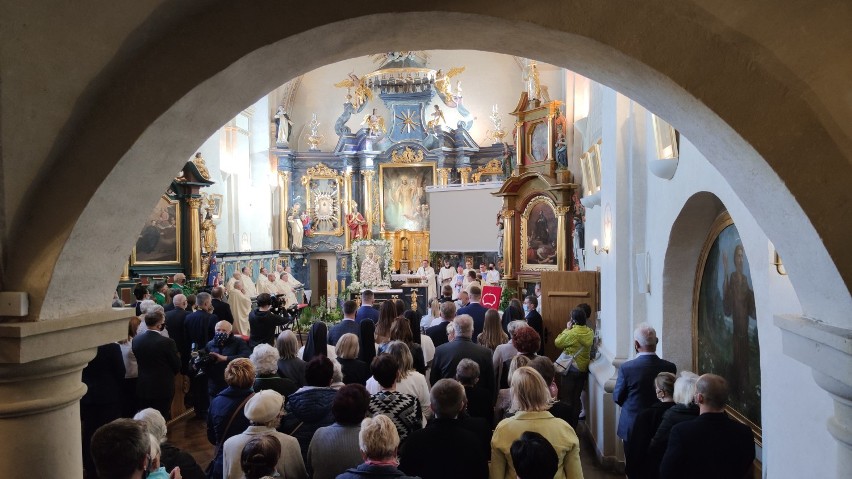 Koronacja obrazu Matki Boskiej Śnieżnej w Piotrkowie