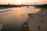 Warszawa stawia na Wisłę. Dzisiaj plaża, jutro kładka i baseny na rzece