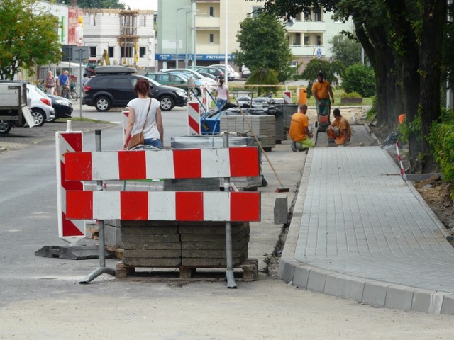 W ramach tegorocznych inwestycji drogowych w Sieradzu m.in. dokończono remont chodnika na ul. Jagiellońskiej