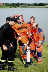 "Bezpieczne wakacje" w Radzynach z udziałem strażaków, policjantów, ratowników wodnych i medycznych