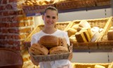 Jak rozpoznać dobry chleb? Czytaj etykiety! Ten dobrej jakości powinien składać się tylko z czterech składników