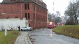 Zawalił się strop opuszczonej i zrujnowanej fabryki w Gubinie. Strażacy sprawdzają, czy pod gruzami są ludzie