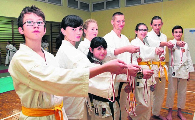 &#8233;&#8233;Zawodnicy piotrkowskiej UKS Szkoły Karate Tradycyjnego dołożyli kolejne medale do kolekcji&#8233;