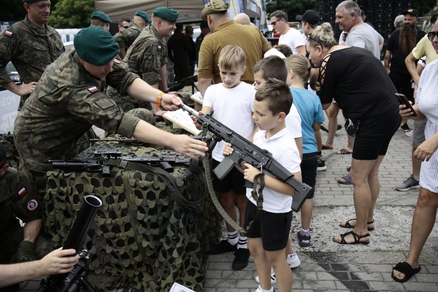 Piknik wojskowy w Przemyślu.