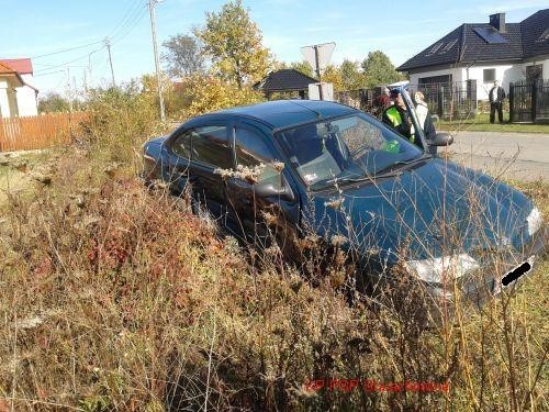 Na skutek zderzenia pojazdu VW Sharan z pojazdem Renault Megane poszkodowany został kierujący pojazdem Renault. Na miejsce zadysponowano jeden zastęp straży pożarnej który po dojeździe zabezpieczył miejsce zdarzenia oraz odłączył akumulatory w rozbitych samochodach.