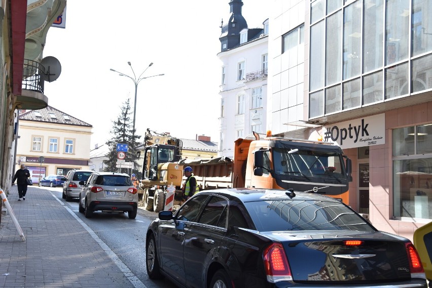 Armagedon komunikacyjny w centrum Tarnowa. Drogowcy rozkopali skrzyżowanie al. Solidarności – Krasińskiego – Szujskiego – Klikowska 