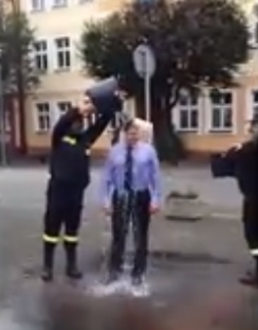 Ice Bucket Challenge w Bieruniu: To część kampanii wyborczej?