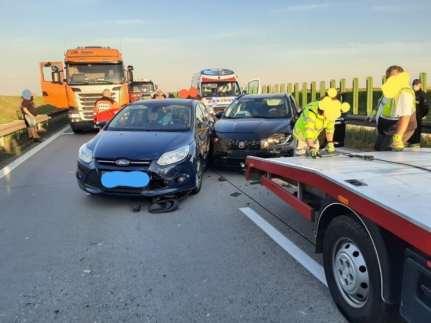 Wypadek aż siedmiu samochodów na autostradzie A4 (ZDJĘCIA)