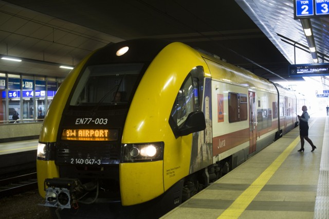 Bez przesiadek, do lotniska w Balicach można dziś dojechać pociągiem tylko z dwóch miast - z Krakowa oraz Wieliczki