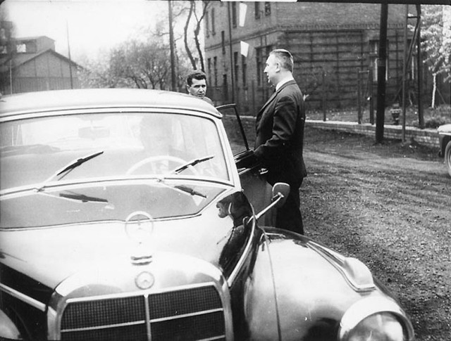 Tym samochodem jeździli Gierek i Gomułka. Ostatni "Adenauer" idzie na sprzedaż [ZDJĘCIA]