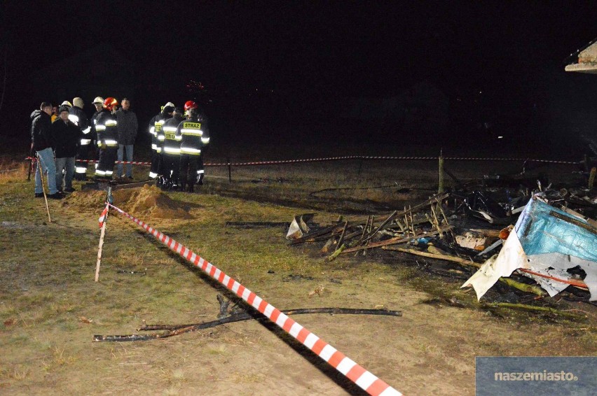 Pożar altanki pod Włocławkiem. Znaleziono ciało mężczyzny [zdjęcia, wideo]