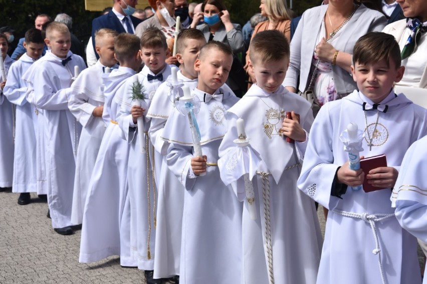 Druga grupa dzieci z parafii pw. św. Wawrzyńca w Gołańczy przyjęła sakrament pierwszej komunii świętej