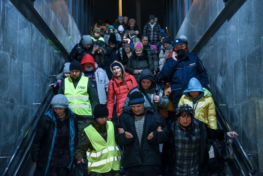 Kolejny pociąg z uchodźcami z Ukrainy przyjechał z Przemyśla do Gdyni. Przyjechało ok. 270 osób, połowa to dzieci
