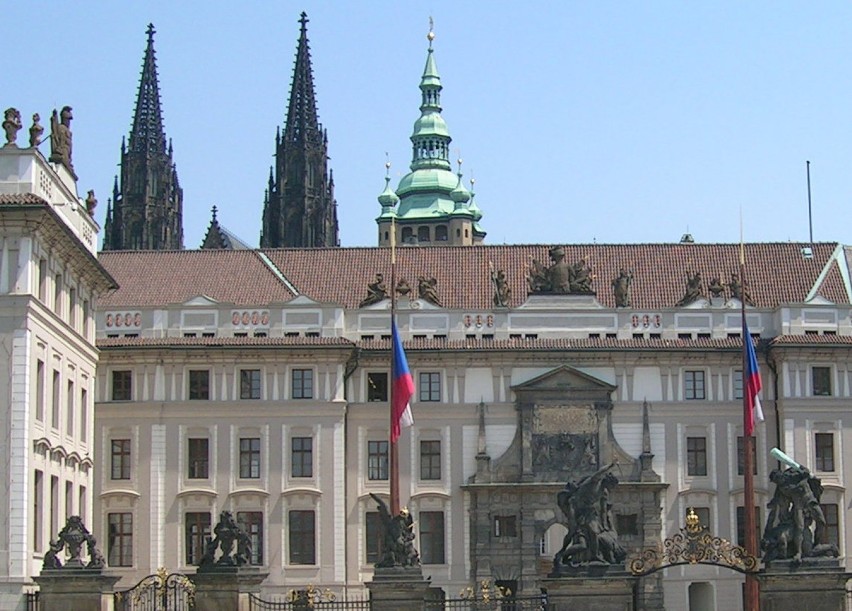 Przed nami Zamek Praski – od 1918 siedziba prezydenta...