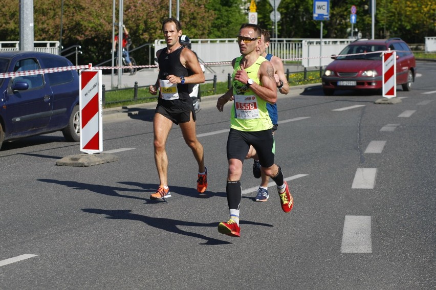 Orlen Warsaw Marathon 2018. Zdjęcia z biegu. Tysiące...