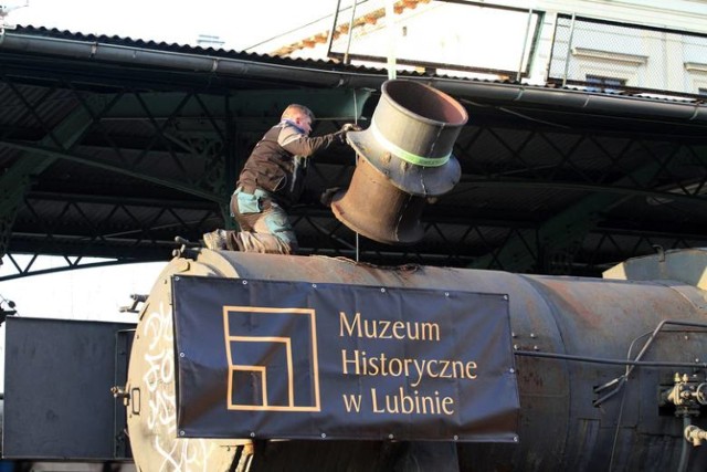 Zabytkowa lokomotywa z wrocławskiego dworca jedzie do Muzeum Historycznego w Lubinie