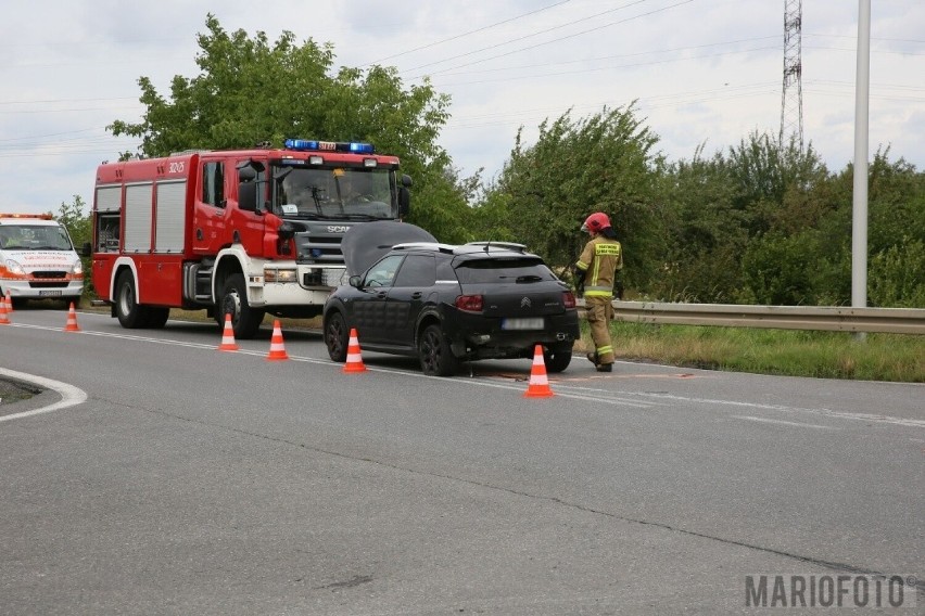 Zderzenie dwóch aut na wlocie do Opola od strony Krapkowic. Wyglądąło to groźnie [Zdjęcia]