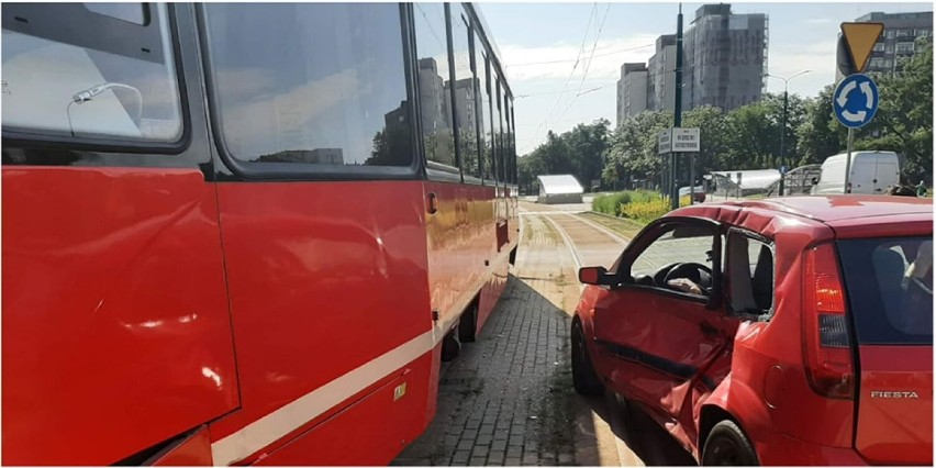 W wyniku kolizji tramwaju i auta osobowego ranny został...