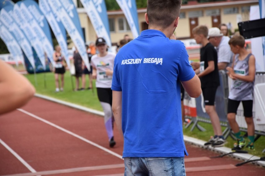 Bieg Letni z okazji 45-lecia MOSiR Rumia. Biegacze wystartowali na dystansie 5 km
