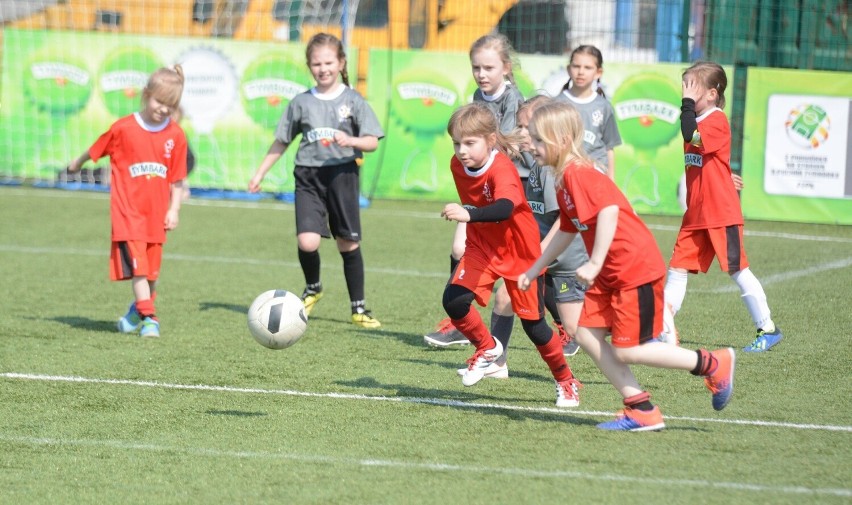 Turnieju „Z Podwórka na Stadion o Puchar Tymbarku” to...