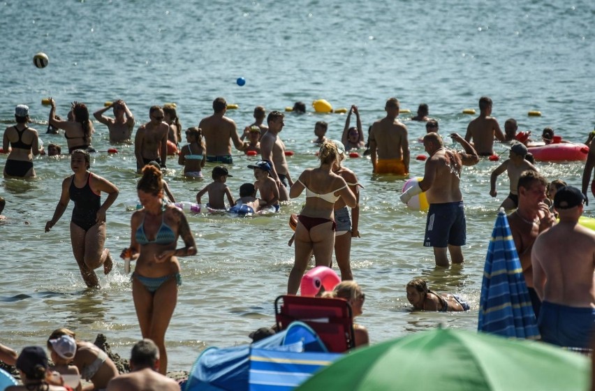 Upalna pogoda sprawiła, że wielu szukało wytchnienia od...