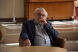 Alex Dancyg w Koninie: Socjalizm może się udać tylko, gdy społeczeństwo jest bogate. Odkrywcze spotkanie w „Górniczej”