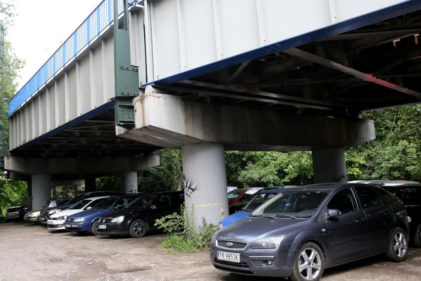 Kraków. Nowe parkingi powstaną na terenach zielonych?