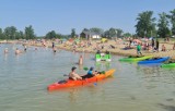 Bezpłatny ośrodek rekreacji z plażami pod Krakowem pełen ludzi. Dolina Raby się rozkręca! 24.07.2022