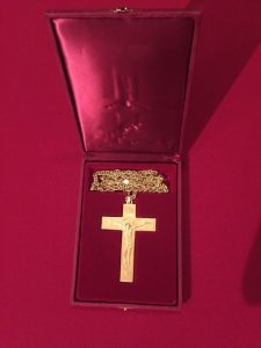 Krzyż papieża-Polaka trafił do Kościoła Mariackiego