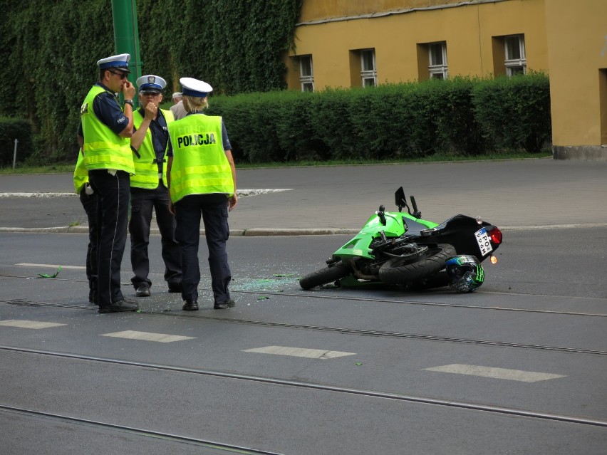 Wypadek w Poznaniu: Na Śniadeckich motocykl zderzył się z...