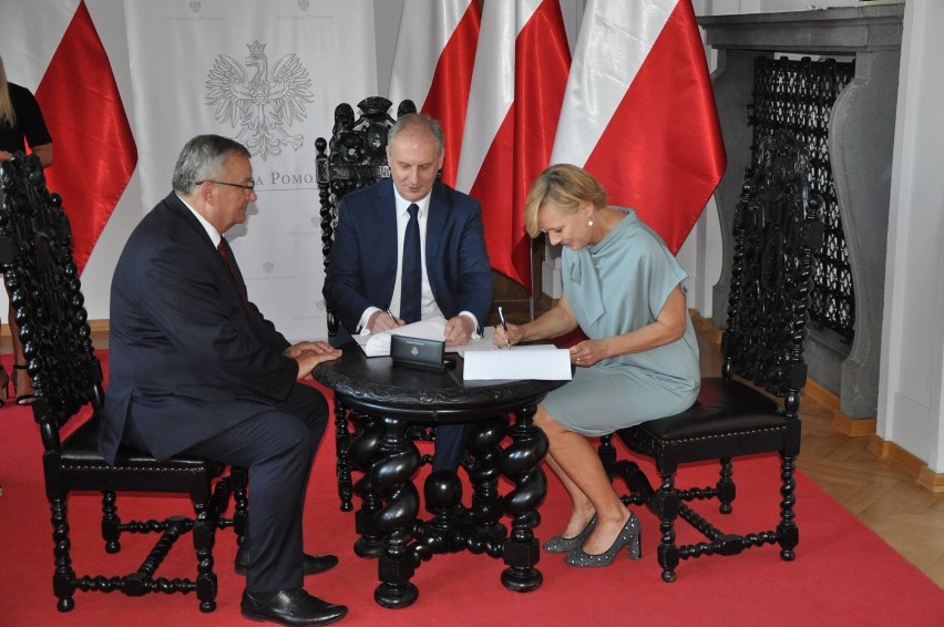 Podpisanie umowy o dofinansowanie dla Dzierzgonia