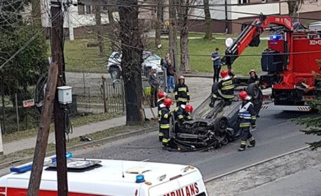 Wypadek w Katowicach na skrzyżowaniu ulic Armii Krajowej i Piotrowickiej
