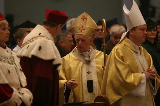 Arcybiskup Damian Zimoń odchodzi na emeryturę. Wielkie pożegnanie