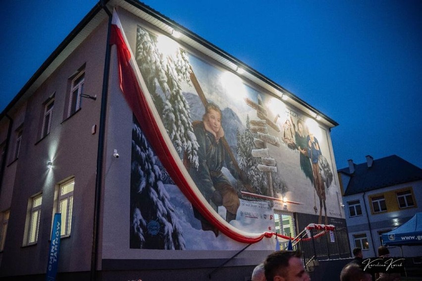 Mural odsłonięto w podczas obchodów Święta Niepodległości w...