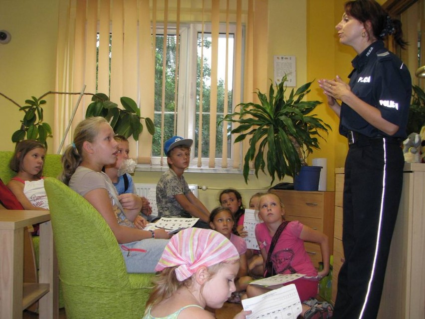 Dzieci odwiedziły komendę w Strzelcach Opolskich